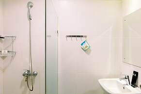 Comfy Studio Apartment @ Skylounge Tamansari