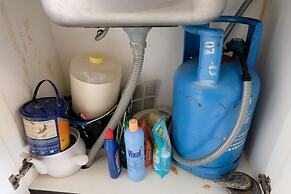 Comfy Studio Apartment @ Skylounge Tamansari