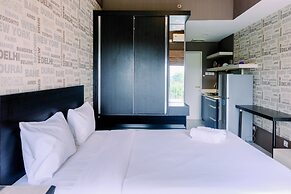 Comfy Studio Apartment @ Skylounge Tamansari