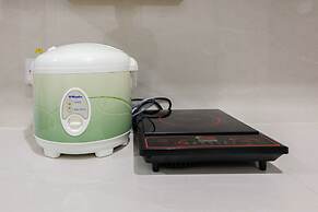 Elegant Studio Apartment at Springwood Residence