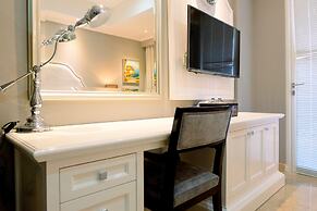 Elegant Studio Menteng Park Apartment