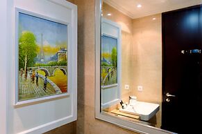 Elegant Studio Menteng Park Apartment