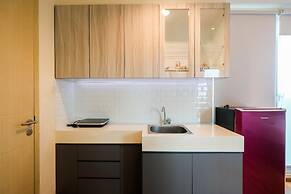 Great Location Studio at Tree Park Apartment