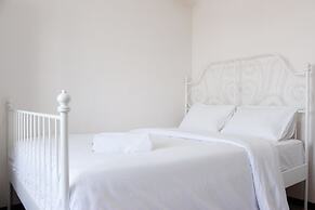 Modern Look 2BR Gateway Pasteur Apartment