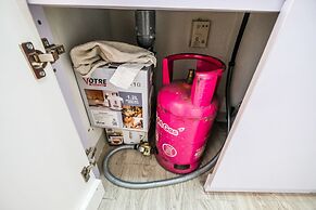 Modern Studio Akasa Pure Living BSD Apartment