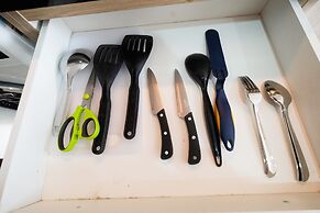 Modern Studio Menteng Park Apartment