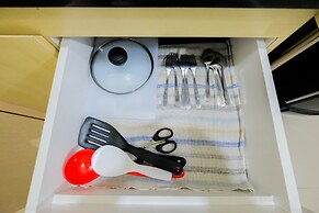 Simple Furnished Studio 19 Avenue Apartment