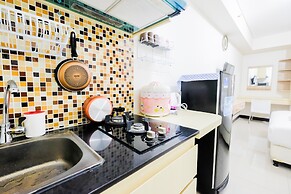 Simple Furnished Studio 19 Avenue Apartment