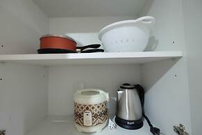 Simply Modern Studio Menteng Park Apartment