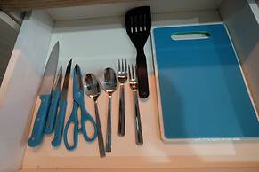 Simply Modern Studio Menteng Park Apartment