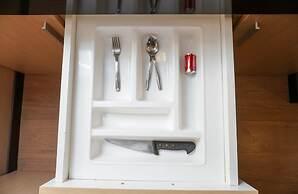 Tranquil 1BR GP Plaza Apartment