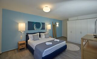 Olivia Sports and Sea