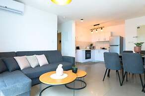 YalaRent Migdalor Apartments with Sea Views