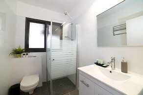 YalaRent Migdalor Apartments with Sea Views