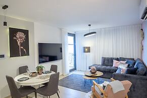 YalaRent Migdalor Apartments with Sea Views