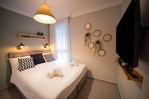 YalaRent Migdalor Apartments with Sea Views