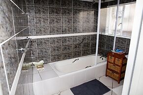 Woodpecker Guesthouse