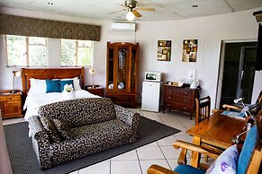 Woodpecker Guesthouse