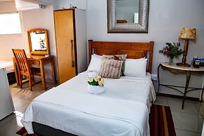 Woodpecker Guesthouse