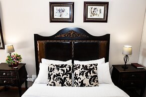 Woodpecker Guesthouse