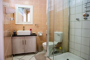 Woodpecker Guesthouse