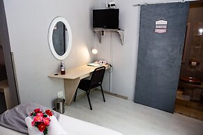 Woodpecker Guesthouse