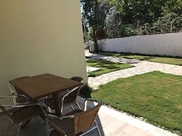 Infinity Lilly Apartments