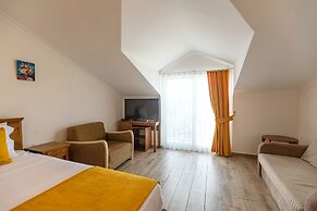 Infinity Lilly Apartments