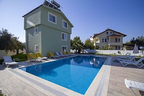 Infinity Lilly Apartments