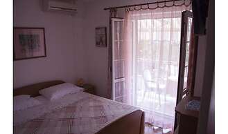 Apartments and Rooms Pende