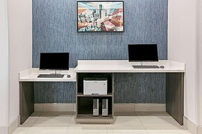 La Quinta Inn & Suites by Wyndham DFW West-Glade Parks
