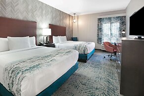 La Quinta Inn & Suites by Wyndham DFW West-Glade Parks