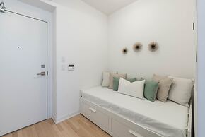 Elegant condo with stunning lake & views