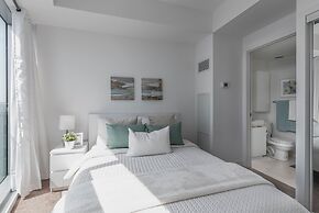 Elegant condo with stunning lake & views