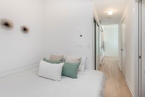 Elegant condo with stunning lake & views