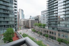 Modern Condo in Financial District