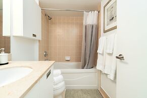 Modern Condo in Financial District