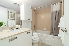 Modern Condo in Financial District