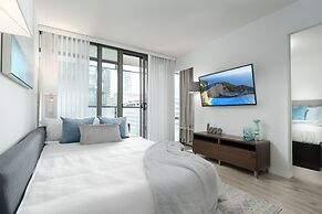 Modern Condo in Financial District