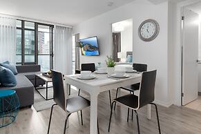 Modern Condo in Financial District
