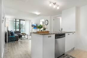 Modern Condo in Financial District