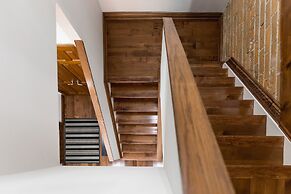 Stunning Victorian House in the Annex