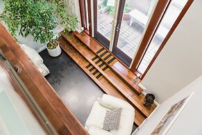 Stunning Victorian House in the Annex