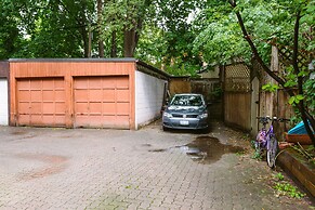 Stunning Victorian House in the Annex