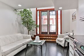 Stunning Victorian House in the Annex