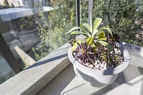 Floralis Suites by Be Local