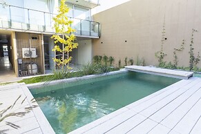 Floralis Suites by Be Local