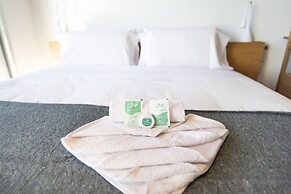 Floralis Suites by Be Local