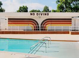 The Dive Motel & Swim Club