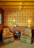 The Dive Motel & Swim Club